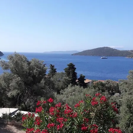 Vardia & Apartamento Mikros Gialos