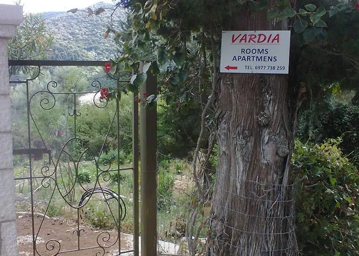 Vardia & Apartamento