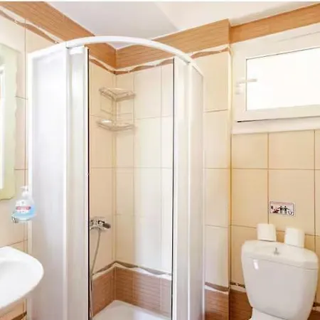 Apartment Vardia & *